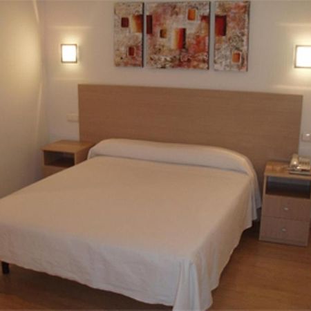Burgo Hostal Francisco Salinas الغرفة الصورة