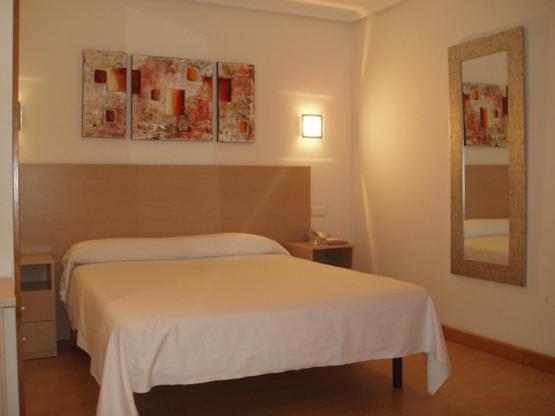 Burgo Hostal Francisco Salinas الغرفة الصورة